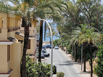 2-5bd7b9d04b45e33852eaf0ec6670150d