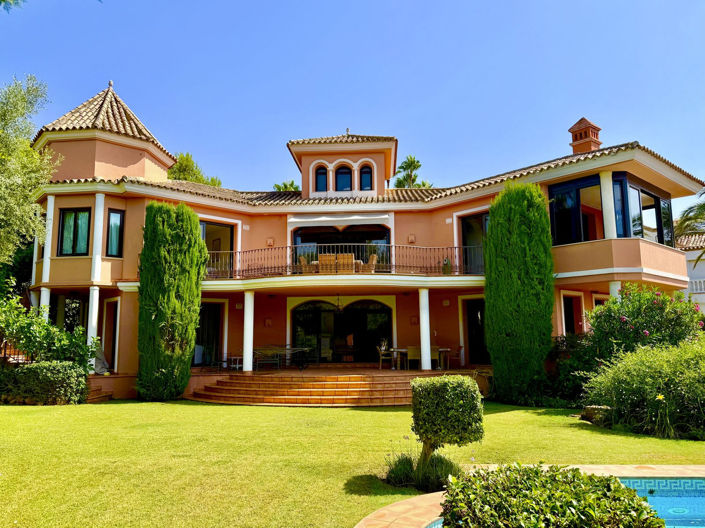 Image No.1-6 Bed Villa for sale