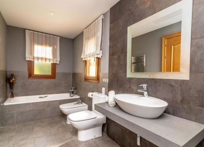 Image No.38-5 Bed Villa for sale