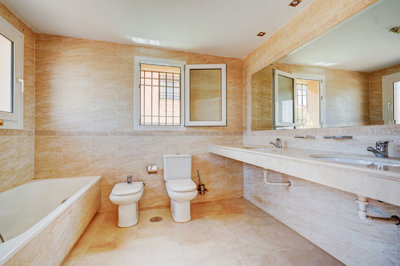 10-bb915d1cb19341576dcdc994b81ab9c5