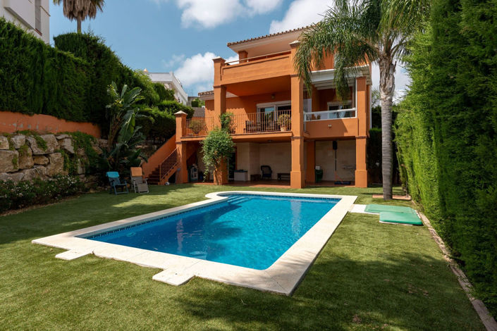 Image No.1-3 Bed Villa for sale
