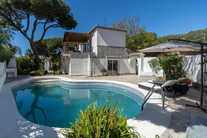 Image No.1-4 Bed Villa for sale