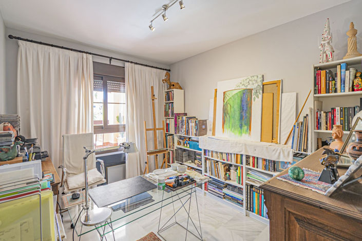 Image No.21-4 Bed Apartment for sale