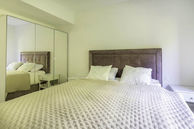 10-bb915d1cb19341576dcdc994b81ab9c5