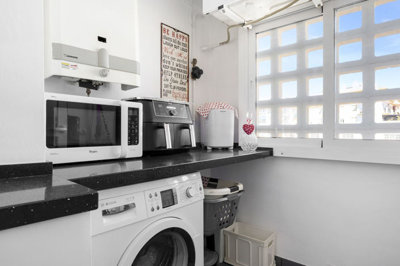 10-bb915d1cb19341576dcdc994b81ab9c5