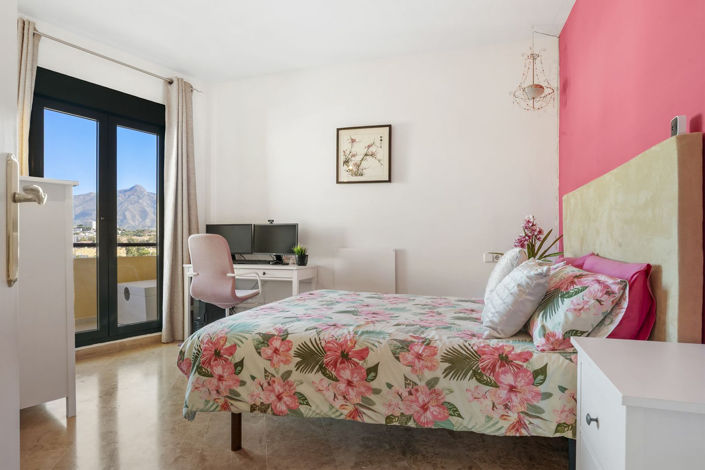 Image No.14-3 Bed Apartment for sale