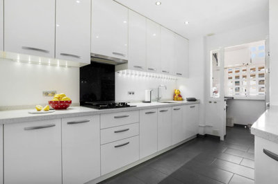 8-e64a9055bba3e77ac8aca3b893cdf826