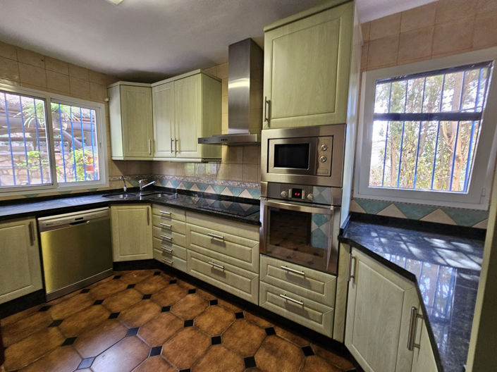 Image No.30-3 Bed Townhouse for sale