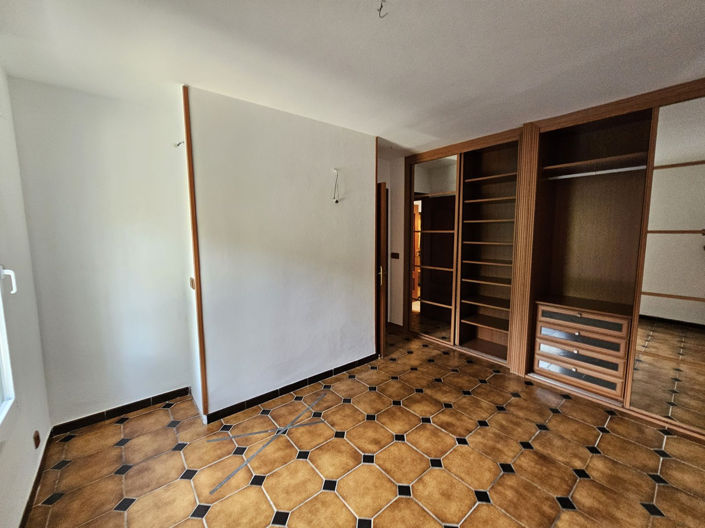 Image No.36-3 Bed Townhouse for sale