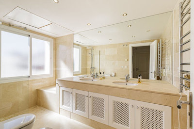 12-53013098fcab6c38b1379cd33298e050