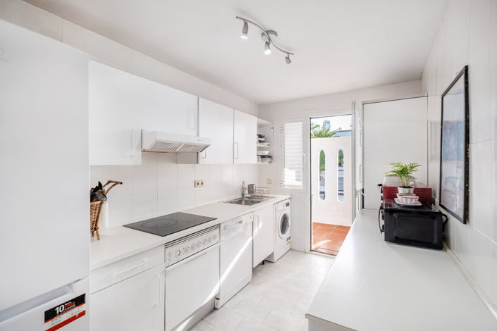 Image No.19-2 Bed Apartment for sale