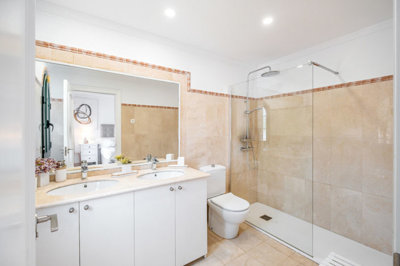 11-20939a0134ad724a8cb2a801094d15a4