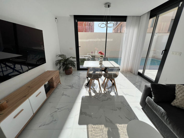 Image No.11-3 Bed Villa for sale