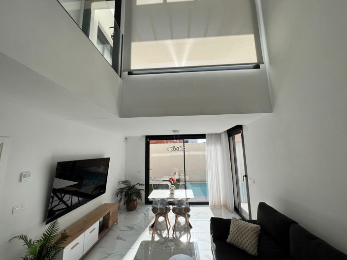 Image No.15-3 Bed Villa for sale