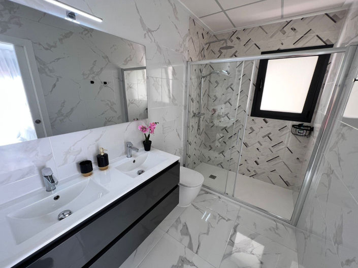 Image No.19-3 Bed Villa for sale