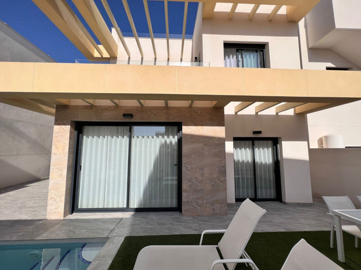 Image No.9-3 Bed Villa for sale