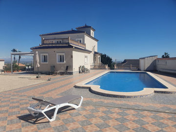 4 Bed Villa for sale