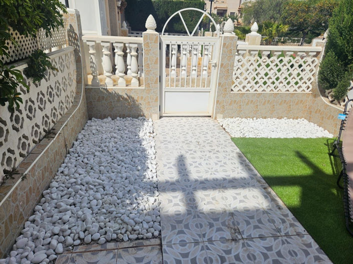 Image No.13-2 Bed Townhouse for sale