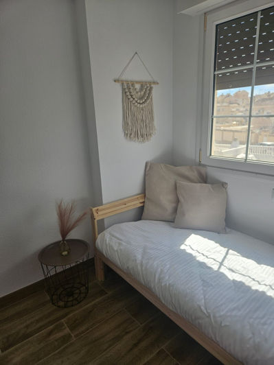 Image No.17-2 Bed Townhouse for sale