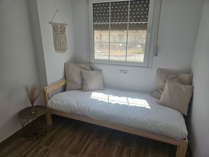 Image No.18-2 Bed Townhouse for sale