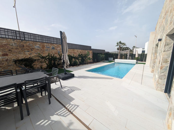 Image No.1-3 Bed House for sale