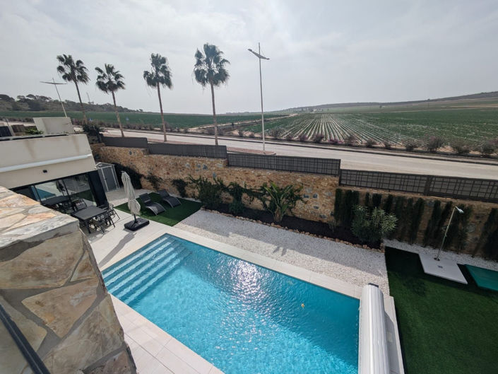 Image No.10-3 Bed House for sale