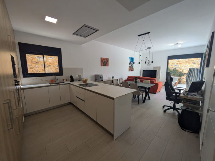 Image No.11-3 Bed House for sale