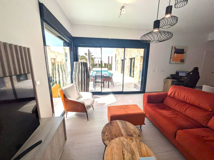 Image No.13-3 Bed House for sale