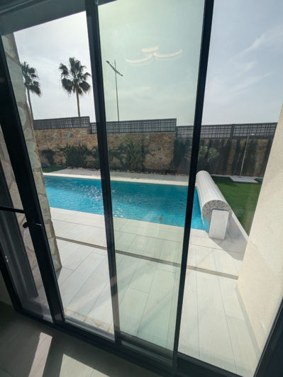 Image No.17-3 Bed House for sale