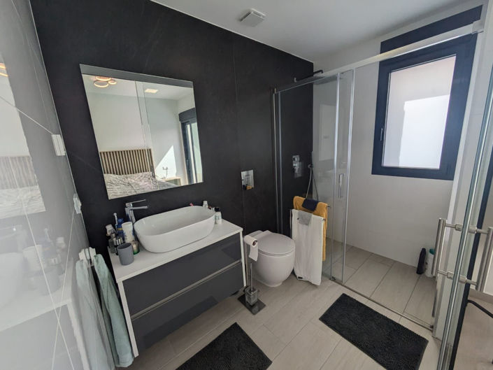 Image No.19-3 Bed House for sale