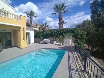 4 Bed Villa for sale