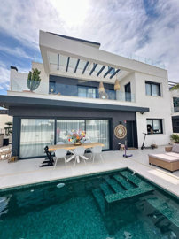 5 Bed Villa for sale