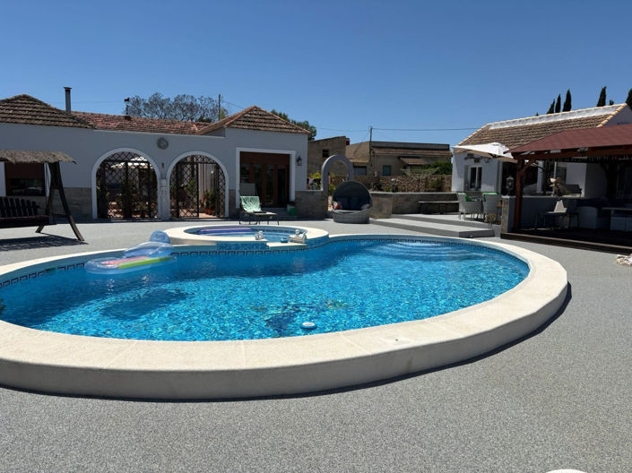 Image No.1-5 Bed Villa for sale