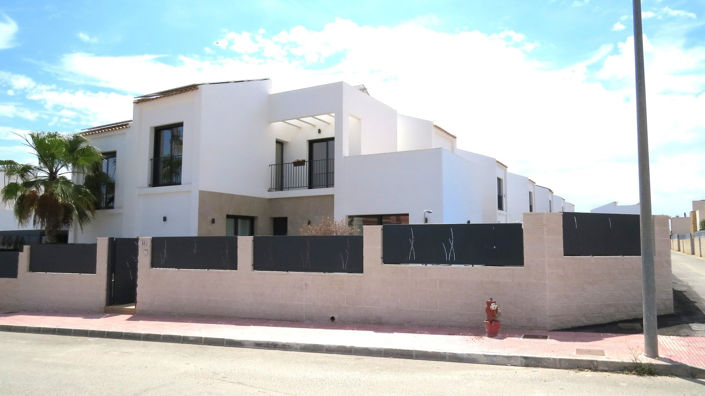 Image No.1-4 Bed Villa for sale