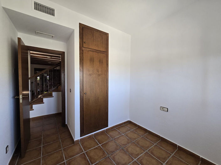 Image No.12-3 Bed Villa for sale