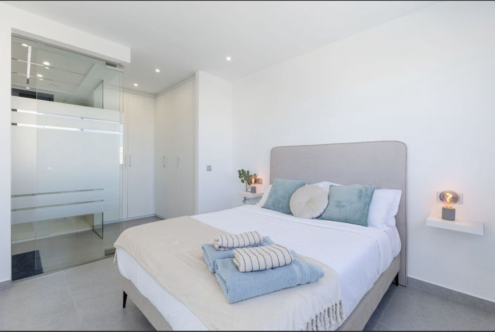 Image No.25-3 Bed Villa for sale