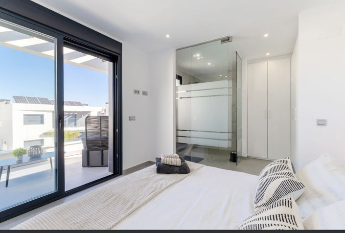 Image No.26-3 Bed Villa for sale