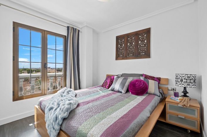 Image No.25-3 Bed Apartment for sale