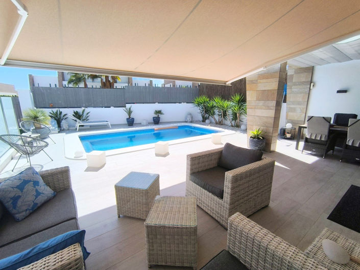 Image No.2-3 Bed Villa for sale