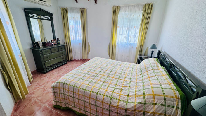 Image No.17-3 Bed Villa for sale