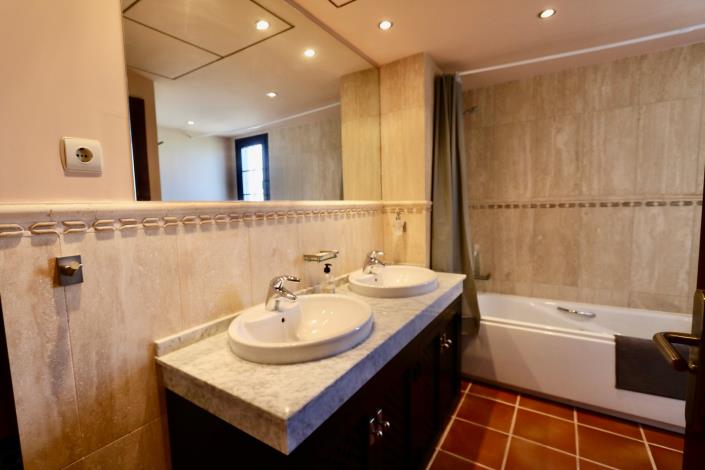 Image No.13-2 Bed Apartment for sale