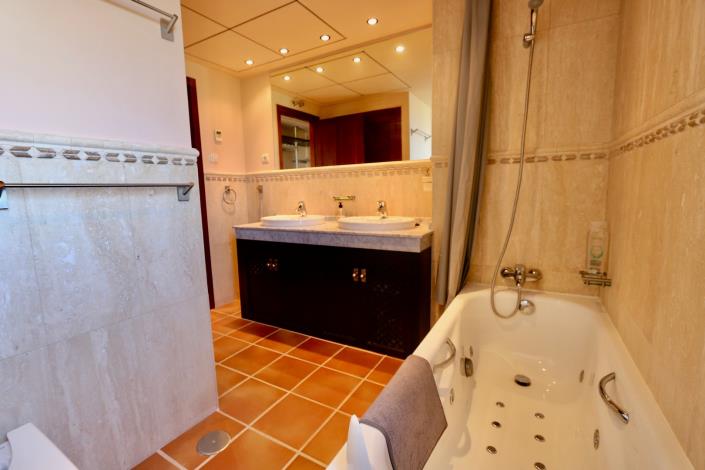 Image No.15-2 Bed Apartment for sale