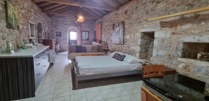 Image No.8-4 Bed House for sale