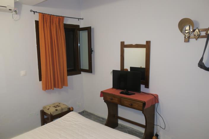 Image No.9-2 Bed House for sale