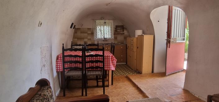Image No.1-2 Bed House for sale