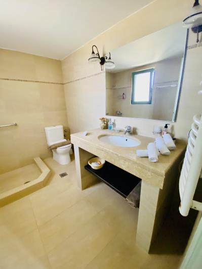 Image No.19-3 Bed House for sale