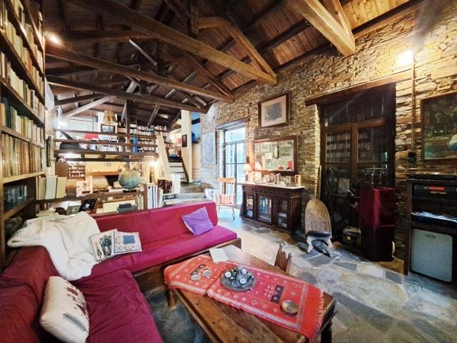 Image No.8-2 Bed House for sale