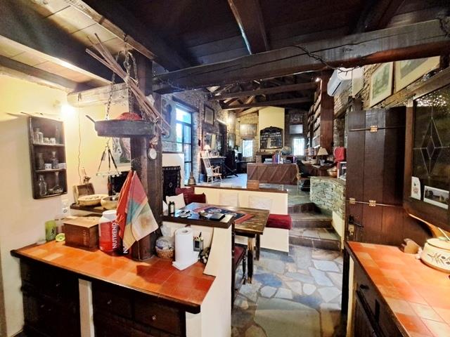 Image No.10-2 Bed House for sale