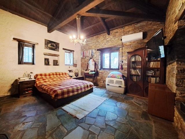 Image No.13-2 Bed House for sale