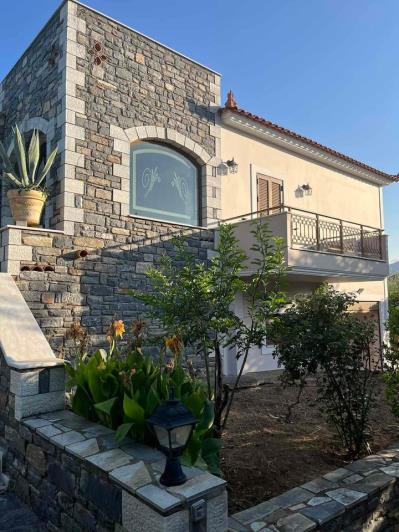 Image No.1-4 Bed House for sale